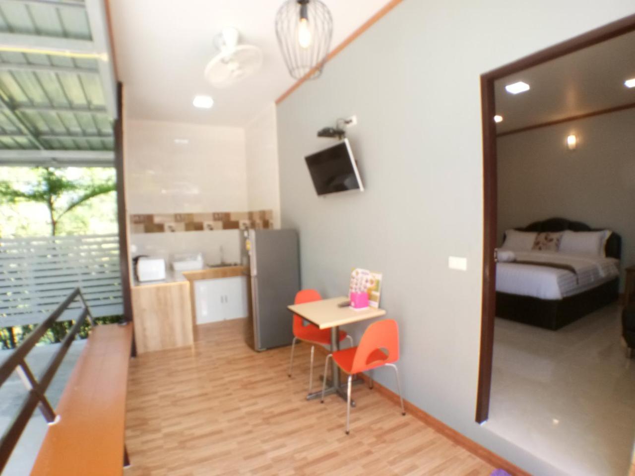 Hi Tech Resort Kabin Buri Zimmer foto